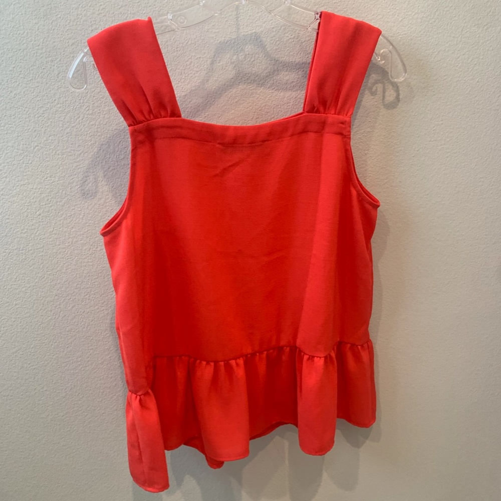 Loose Tank Top with Ruffle - Picture 2 of 3
